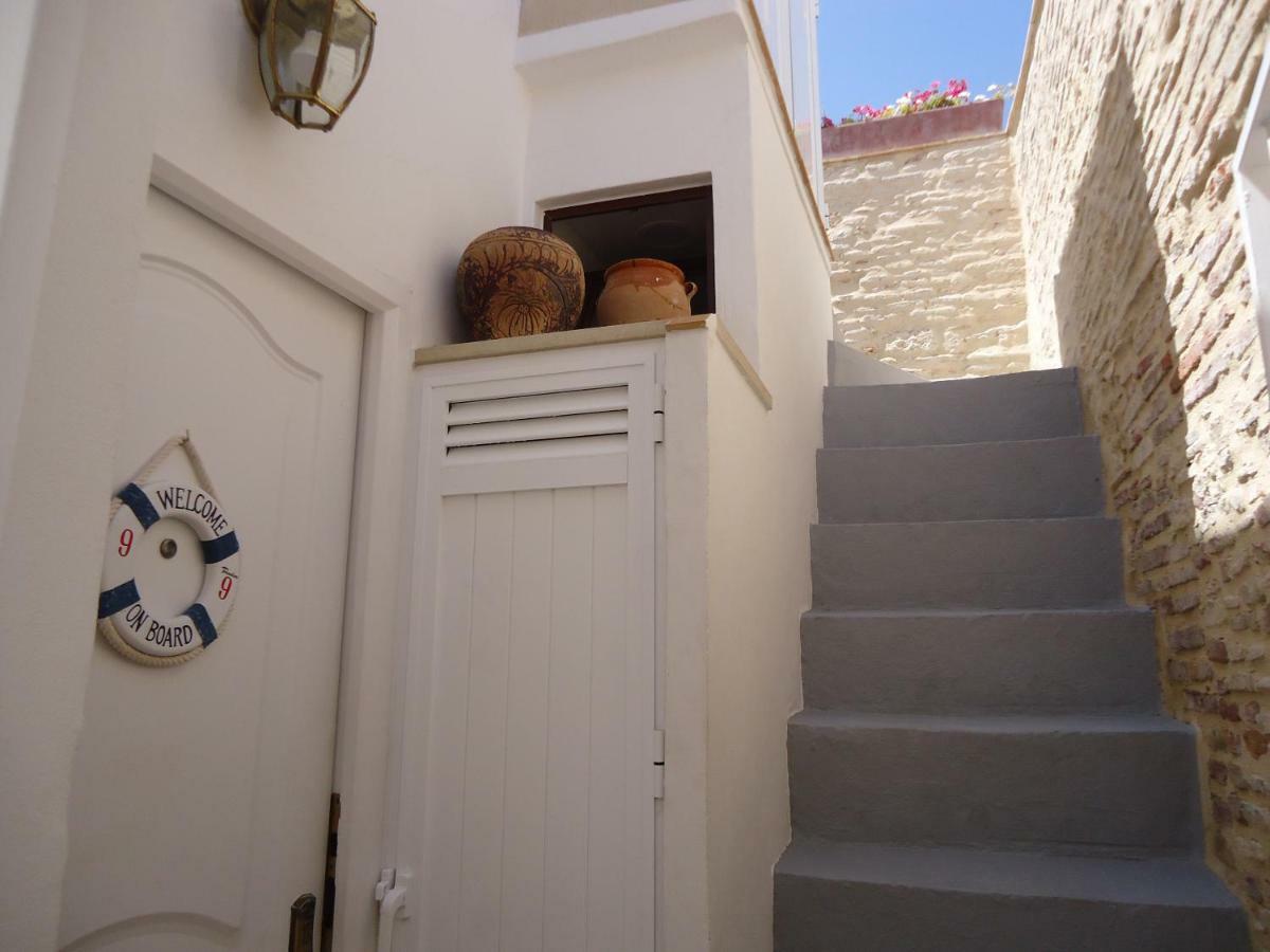 Apartamento Con Terraza,A 100M Playa Costilla Y Frente Al Castillo Rota Extérieur photo